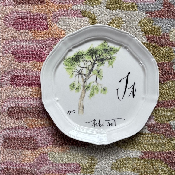 🌳Anthropologie Linea Carta Monogram Canapé Plate T Take Root EUC - Picture 13 of 15